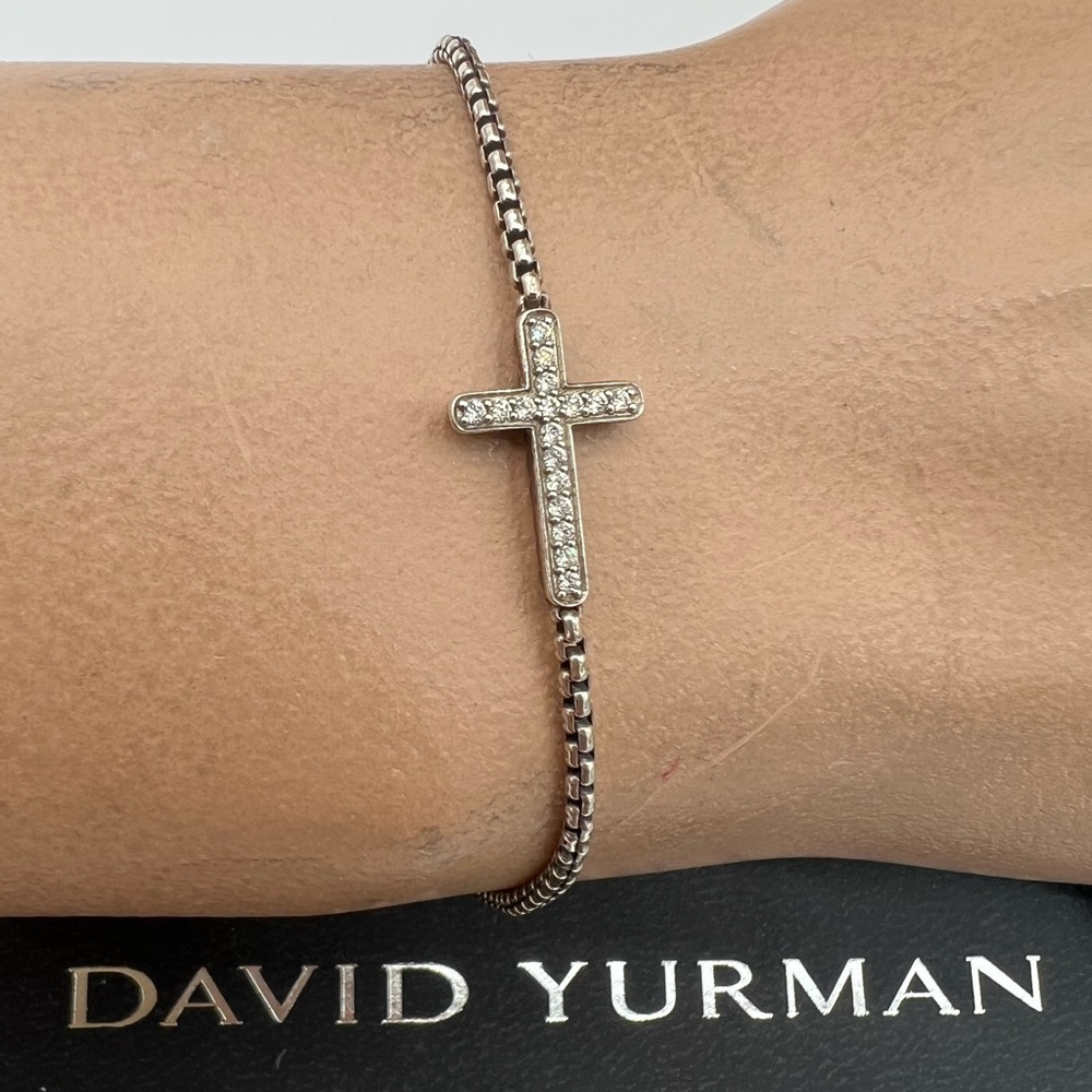 🔴Authentic DAVID YURMAN PETITE PAVÉ DIAMONDS CROSS CHAIN BRACELET🔴